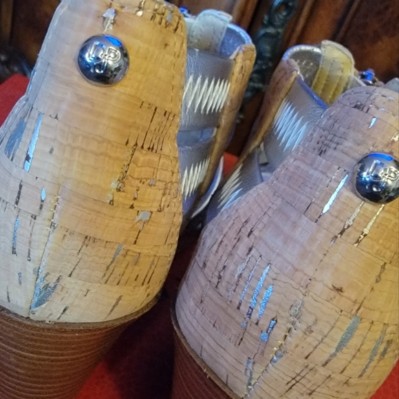 ‼️SOLD‼️🌟NIB🌟 Donald J Pliner Ginge-CD Wedge Sandal, Cork and Silver, Sz 6.5 - Picture 5 of 10